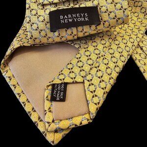Barneys New York Handmade Silk Tie Textured Brocade Geometric Pattern 3.6 x 61